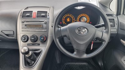 2009 Toyota COROLLA - Thumbnail