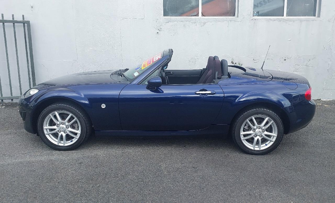 2011 Mazda Roadster