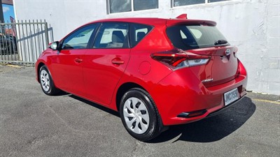 2015 Toyota COROLLA - Thumbnail