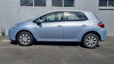 2011 Toyota COROLLA - Thumbnail