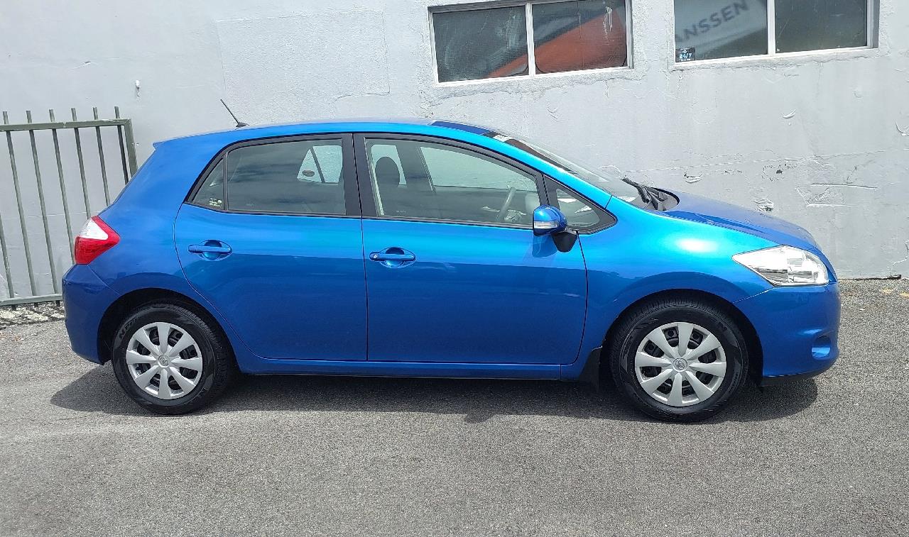 2011 Toyota COROLLA