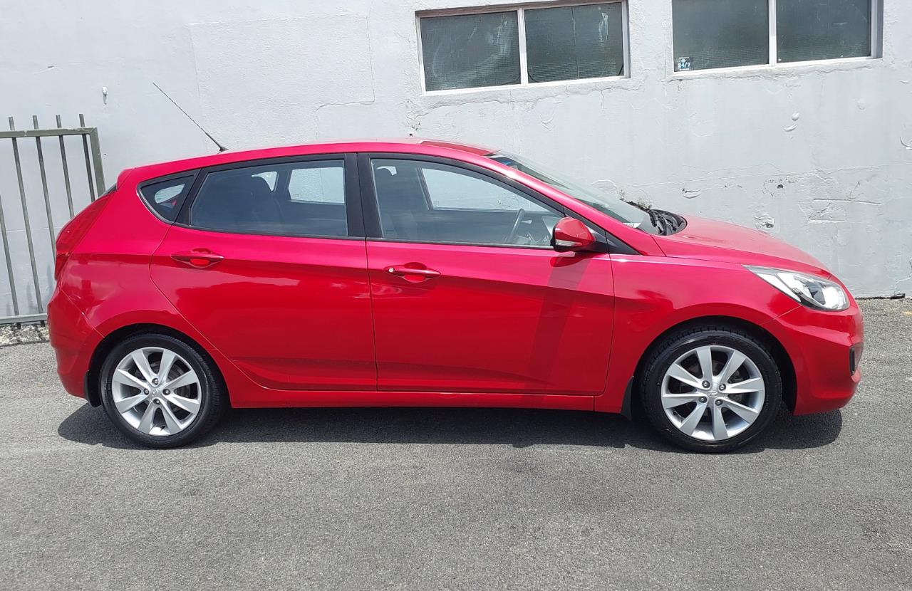 2013 HYUNDAI ACCENT